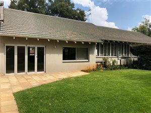 358 m² Office Space in Bramley