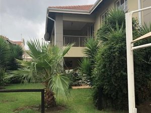 3 Bed Flat in Farrarmere