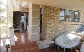 1 Bedroom Apartment in Hartenbos Heuwels