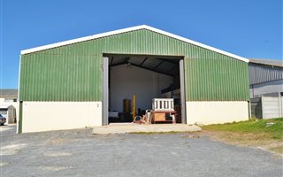 150 m² Industrial space in Struisbaai