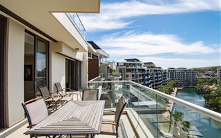 2 Bedroom Apartment in Waterfront