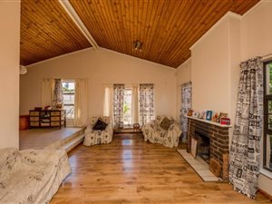 5 Bedroom House in Oakglen