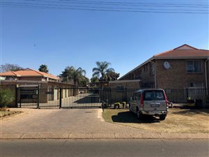 1 Bed Townhouse in Rietfontein