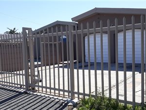 4 Bed House in Goodwood