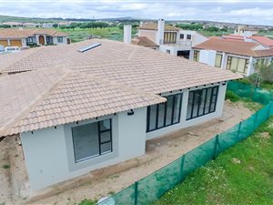 3 Bed House in Langebaan Country Estate