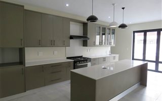 4 Bedroom House in Waterfall Country Estate