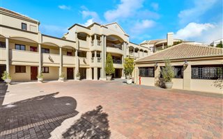 3 Bedroom Apartment in Hyde Park
