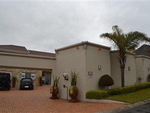 7 Bedroom House in Blue Bend