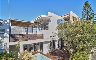 4 Bedroom House in Schotsche Kloof