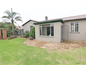 3 Bedroom House in Chloorkop