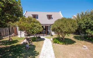 3 Bedroom House in Bettys Bay