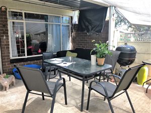 2 Bed Townhouse in Rietfontein