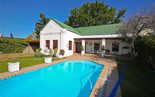 2 Bedroom House in Constantia