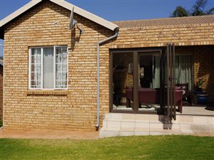 3 Bed Townhouse in Thatchfield