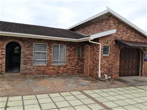 4 Bed House in Park Rynie