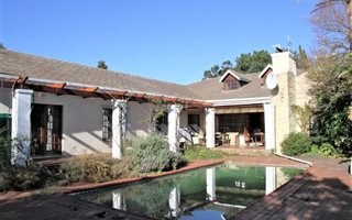 6 Bedroom House in Grabouw