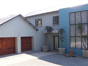 4 Bedroom House in Waterkloof Heights