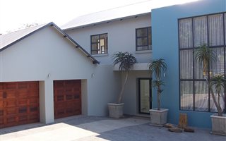 4 Bedroom House in Waterkloof Heights