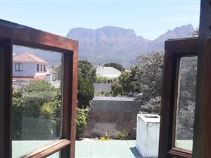 6 Bed House in Claremont