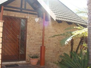 2 Bed Duplex in Noordheuwel