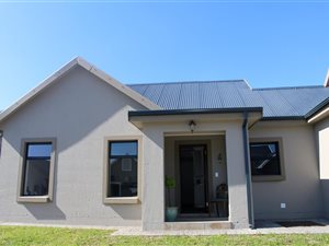 3 Bed House in Kraaibosch