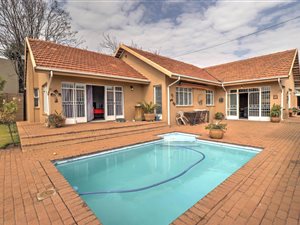 4 Bed House in Monument