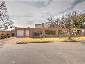 4 Bed House in Monument
