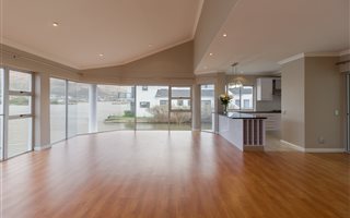 4 Bedroom House in Marina Da Gama