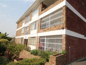2 Bed Apartment in Wynberg Upper