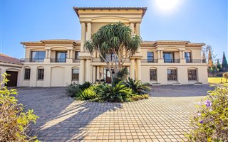 7 Bedroom House in Mooikloof Equestrian Estate