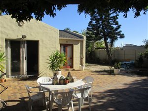 2 Bedroom House in Edgemead