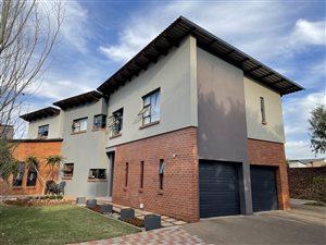 3 Bed House in The Meadows