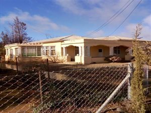 3 Bed House in Loeriesfontein