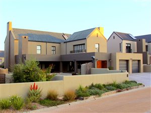 4 Bed House in Longlands Country Estate