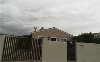 3 Bedroom House in Steenberg
