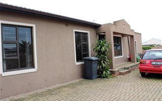 3 Bedroom House in Joubert Park