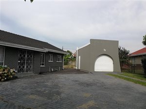3 Bed House in Paradise
