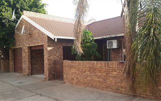 2 Bedroom Townhouse in Rustenburg Central