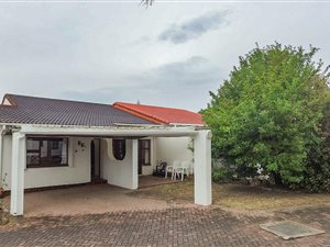 3 Bedroom Townhouse in Beacon Bay