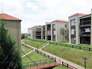 2 Bed Apartment in Emfuleni Golf Estate