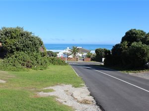 2 Bed House in Kini Bay