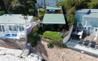 3 Bedroom House in Clifton