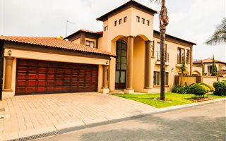 5 Bedroom Cluster in Beyers Park