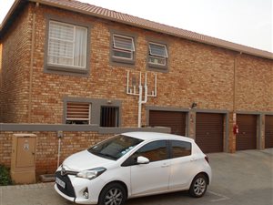 3 Bed Townhouse in Wilgeheuwel