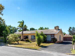 4 Bedroom House in Klipdam