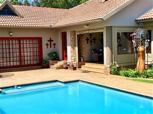 4 Bed House in Ruimsig