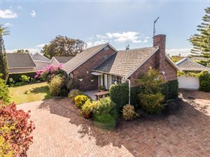 3 Bed House in Meadowridge