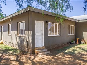 2 Bed Townhouse in Randfontein