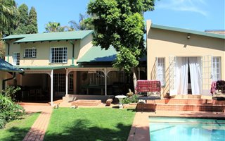 4 Bedroom House in Moreleta Park
