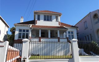 1 Bedroom Garden Cottage in Morningside